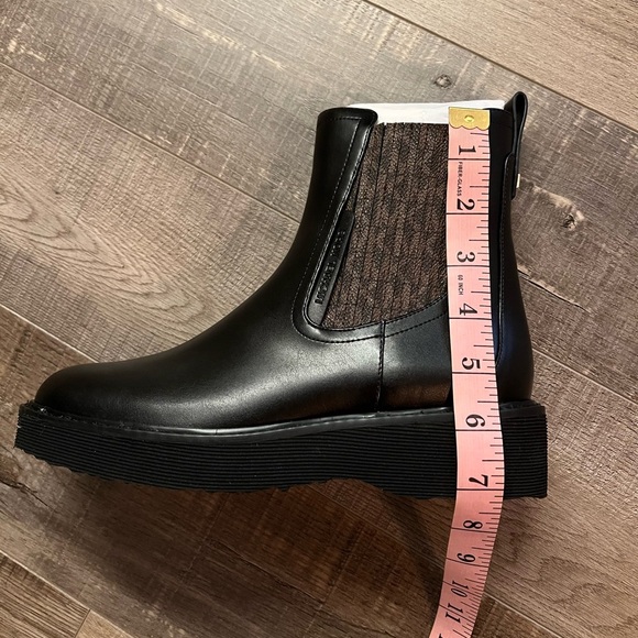 Michael Kors Miller Chelsea boot black w/signature brown side panels sz 6.5 NIB - Picture 6 of 6